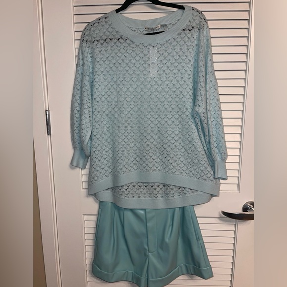 Alice & Olivia Conry Pleated Vegan Leather Shorts in Breeze Color—NWT - Picture 15 of 15